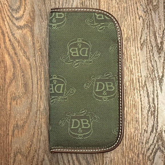Dooney Bourke Donegal Crest Bag, With Accessories. Dark Green. - Picture 15 of 16